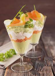 Verrine De Saumon Et Avocat Sauce Onctueuse Recette Verrine Saumon Verrine Avocat Saumon Saumon Fume