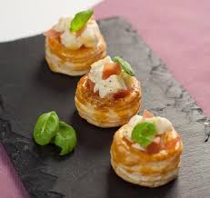 Recette Mini Vols Au Vent De Caprice Des Dieux Marine Jambon Cru Et Basilic En Video Recette Vol Au Vent Recettes De Traiteur Alimentation