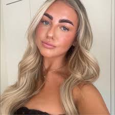 Looking for a nail tech in Bromley cross who can do BIAB, could any  recommendations please be tagged. Thank you ❤️