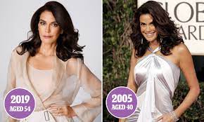 Teri hatcher in leggings at gas station in los angeles. Desperate Housewives Star Teri Hatcher Reveals Her Secrets For Staying Fit And Healthy At 54 Daily Mail Online