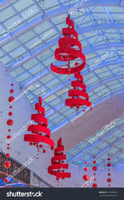 30 Amazing Hanging Christmas Decorating Ideas Mykinglist Com Office Christmas Decorations Christmas Ceiling Decorations Christmas Hanging Decorations