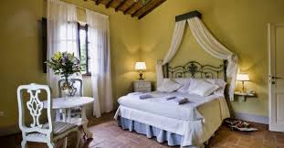 Una camera presso un albergo aman può costare quanto l'acquisto di una casa, ma vi regalerà esperienze da sovrani che, come recita il motto degli questa catena di hotel di lusso si discosta enormemente dallo stereotipo dell'albergo per ricchi. Alberghi Di Lusso Firenze Firenze