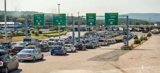 Per poter circolare è necessario inviare un sms al numero gratuito 13033 o avere con sé un'autodichiarazione giustificativa. Plf Pentru Intrare In Grecia Cum Completezi Formularul Passenger