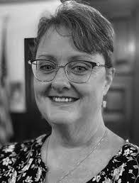 Carmen Coates's Instagram, Twitter & Facebook