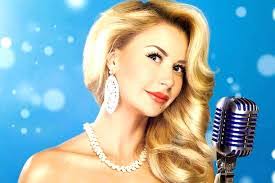 Diane Gee's Instagram, Twitter & Facebook