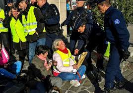 Telles sont les principales demandes formulées par les «gilets jaunes» transmises au ministre de la transition écologique françois de rugy. Qui Sont Les Gilets Jaunes