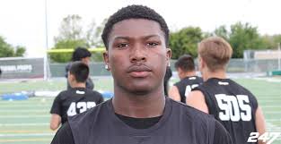 A Look At The Top 2025 Football Recruits in Northern California