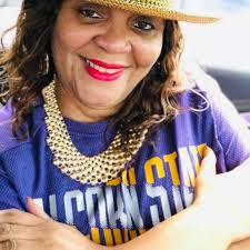 The day Ross University School of Medicine graduate Jasmine Gaston-Johnson,  MD, witnessed a severe car accident, she knew emergency medicine (EM) was  her calling and never looked back. Jasmine remembers immediately springing