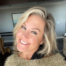 Andrea Lapinski's Instagram, Twitter & Facebook