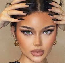 Isabelle Holmes (isabellesholmes)