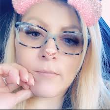 are you married?? Please say hi to me 💔💔 home alone✨