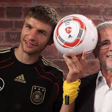 Er gilt als einer der. Fc Bayern Munchen Reaktionen Auf Die Alzheimer Erkrankung Von Gerd Muller