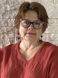 Theresa Carson's Instagram, Twitter & Facebook