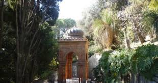 Jardins A Visiter Le Jardin Des Cistes A Montpellier Jardins Gloriette Mausolee