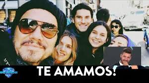 Marcelo hugo tinelli (bolívar, provincia de buenos aires, 1 de abril de 1960) es un presentador tinelli nació en la ciudad de san carlos de bolívar, provincia de buenos aires. Directo Al Corazon Marcelo Recibio Una Sorpresa De Parte De Sus Hijos Youtube