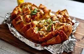 The Amazing Easy Cheesy Vegemite Pullapart Loaf For Australia Day Recipe Vegemite Recipes Aussie Food Easy Cheesy