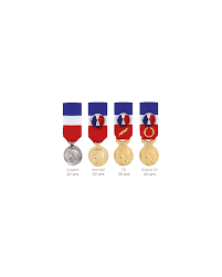 Check spelling or type a new query. Medaille Anciennete Du Travail Medaille D Honneur Du Travail Classe Grand Or 40 Ans Argent Dore