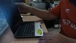 Reformat Windows 7 On 1malaysia Netbook Youtube