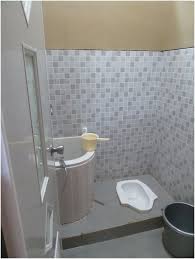 Desain kamar mandi kecil kloset jongkok ini memang kelihatan sederhana, tapi bukan berarti nggak nyaman. Unik Desain Kamar Mandi Minimalis Kecil Mungil Modern Kamar Mandi Minimalis Jongkok 2x2 Murah Terbaru Ide Kamar Mandi Gaya Kamar Mandi Desain Toilet