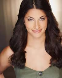 How tall is richa moorjani? Richa Moorjani Bio Wiki Age Family Husband Net Worth And Never Have I Ever
