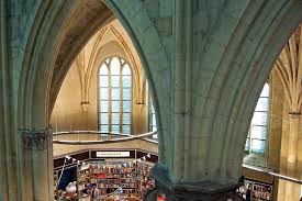 Boekige Bestemming Boekhandel Dominicanen In Maastrichtse Kerk Bestemmingen Maastricht Boekhandels