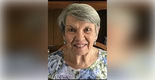 Diana Burr's Instagram, Twitter & Facebook