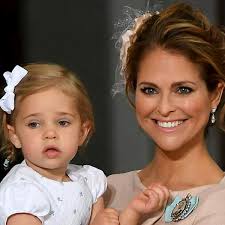 Prinsesse Madeleine bar sin Leonore ind i kirken