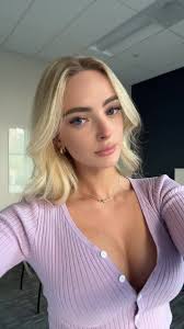 Me at work 💕 would you enjoy being my coworker?