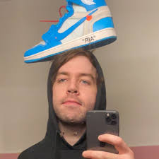 Wade Moriarty (@wade_im_a_door) • Instagram photos and videos