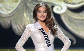 Candidatas laura spoya de peru vs ariadna gutierrez de colombia vs mariana jimenez de venezuela, en bikinis en el certamen miss universo 2015. Miss Universe 2014 Gabriela Isler Passes Her Crown To Miss Colombia Lifestyle Emirates24 7
