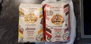 La grana fine e lo spiccato colore giallo la rendono il prodotto ideale per panature croccanti e dorate, per la produzione. Anleitung Einfacher Aber Perfekter Pizzateig Seite 22 Grillforum Und Bbq Www Grillsportverein De