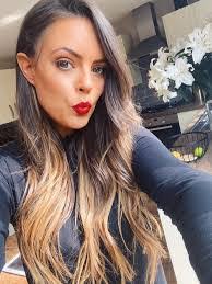 Alexa Hooper's Instagram, Twitter & Facebook