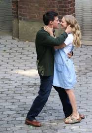 Amanda seyfried, britt robertson, paul giamatti and others. Amanda Seyfried On Set Of The Indie Drama A Mouthful Of Air In New York Famousfix Com Post