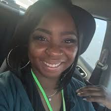 Ella Warren's Instagram, Twitter & Facebook