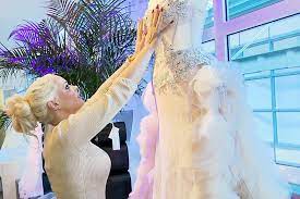 Die designerin hat das kleid nach. Im Interview Mit Der Ausstatterin So Wird Daniela Katzenbergers Brautkleid Aussehen Gala De