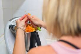 Thermomix Monsieur Cuisine Companion Comment S Y Retrouver Dans La Guerre Des Robots De Cuisine Actu