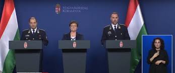 Ripost kiss róbert rendőr alezredes arról beszélt az operatív törzs keddi tájékoztatóján, hogy a vendéglátóhelyeken egy személlyel szemben intézkedtek, de nem kellett bezárni a boltot. Egyre Kevesebb Erdemi Informaciot Ad Ki A Studioba Bujt Operativ Torzs Magyar Narancs