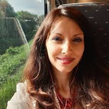 Stephanie Coster's Instagram, Twitter & Facebook