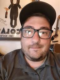 Hello, I'm Derek and something to know about me is I like to connect with  people, and make new friends, I value friendships more than anything in  this world. I have been