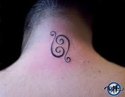 Si vous êtes touché par un cancer du sein (ou de la sphère gynécologique) ou de la prostate recevez un capital de 1500€ vous permettant de prendre en. Tatouage Cancer Signe Astrologique Du Cancer Signification Et Modeles De Tatouage Du Cancer Tattoo Tatouages Com