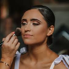 ROME ... what a gorgeous city! Photo & Workshop @vickybaumann.de Preset  MUSE Preset by Vicky Baumann Dresses @annettebasilius.d_s HMUA  @ninanolepahairmakeupcosmetics & @ninanolepa_bridal_design Flowers  @aliciaflowerdesigner Earrings ...