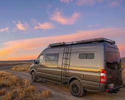 Although size can vary, class b rvs tend to be between about 17 to 19 feet in length, with a standard width and height matching that of other road vans. 10 Best Class B Rv With Slide Out