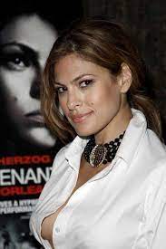 But her professional acting career began in late 1990s. Stars Mit Sideboob