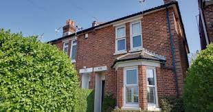 Property For Sale On Warren Avenue Southampton Property Property Search House Styles