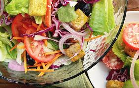 Can T Get Enough Of This Famous Salad Make It Home Without Tipping And Without The Hassle I Food Network Recipes Garden Salad Recipe Healthy Restaurant Food