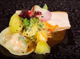 Visions Gourmandes Les Chefs S Exposent Visions Gourmandes L Art De Dresser Et Presenter Une Assiette Comme Un Chef De La G Food Food And Drink Gastronomy