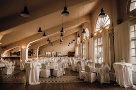 Gehen sie bei ihrer hochzeitsfeier in krefeld keine kompromisse ein und vertrauen sie auf unsere jahrelange erfahrung! Kirchliche Herbst Hochzeit In Krefeld Oetker Saal Karina Sowa