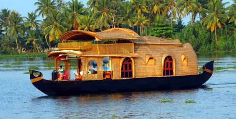 3 Nights & 4 Days Kerala Backwater Houseboat Tour Package