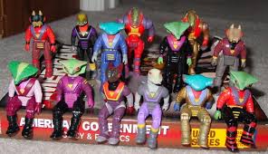 Dan gilvezan, charlie adler, peter cullen, frank welker. Dinoriders