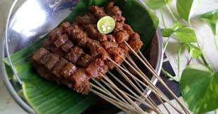 Perbedaan dari sate madura dan sate biasa terletak pada bumbu kacangnya yang dilengkapi dengan petis, kemiri, dan garam, sehingga lebih. 150 Resep Sate Kikil Enak Dan Sederhana Ala Rumahan Cookpad